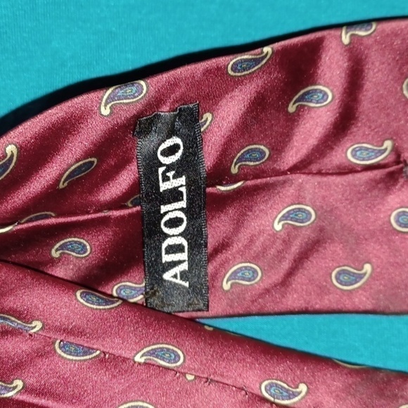 VGUC - Adolfo Red 100% Silk w/Small Paisley Men’s Tie - Picture 5 of 6